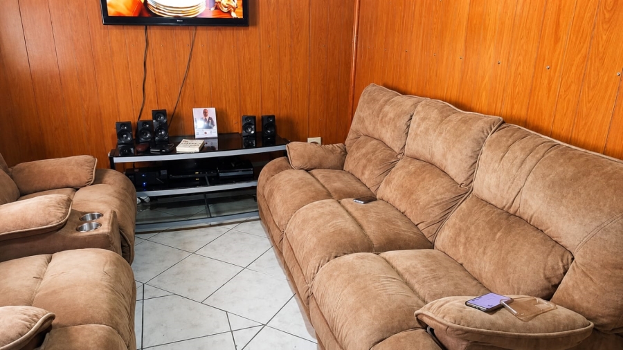 4 Bedroom Property for Sale in Mdantsane Nu 16 Eastern Cape